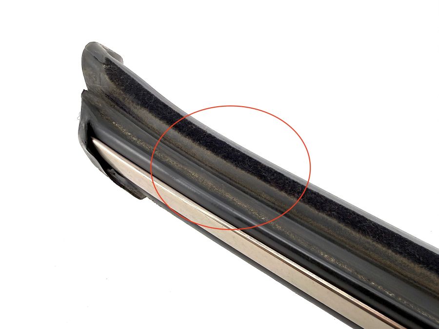 1296900139 | Mercedes 300SL-24 | R129 Windshield left rail trim