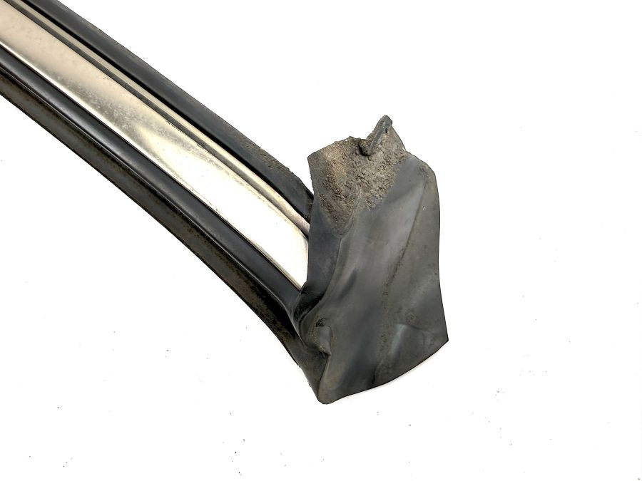 1296900139 | Mercedes 300SL-24 | R129 Windshield left rail trim