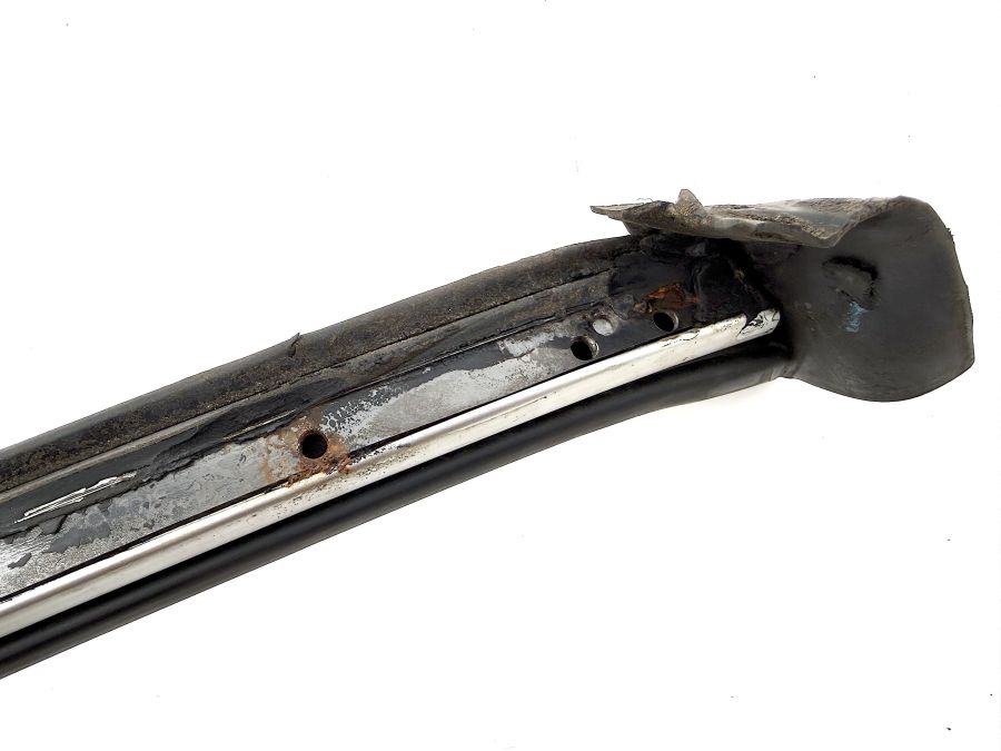 1296900239 | Mercedes 300SL-24 | R129 Windshield right rail trim