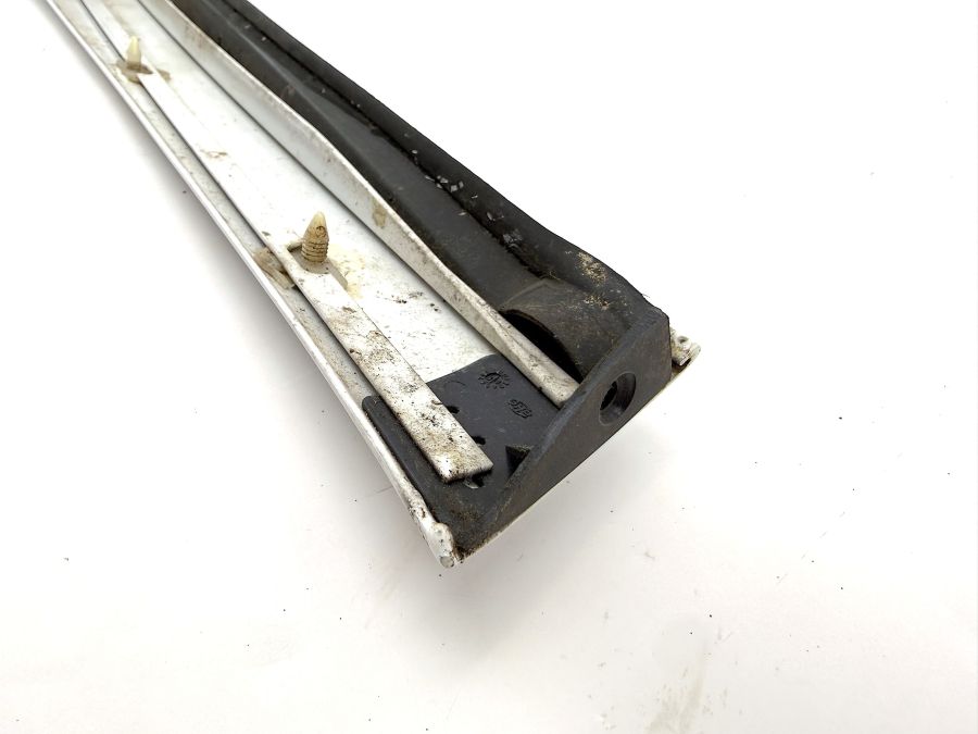 1296900287 1296980689 | Mercedes 300SL-24 | R129 Pillar trim right side