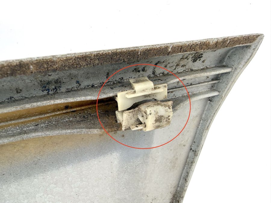 1296900340 | Mercedes 300SL-24 | R129 Front left door lower molding