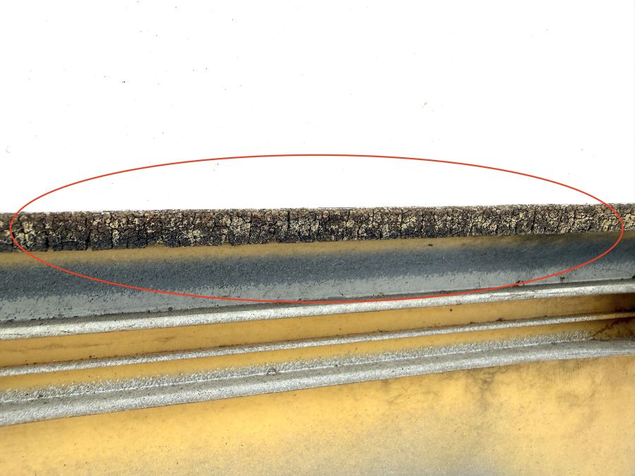 1296900340 | Mercedes 300SL-24 | R129 Front left door lower molding