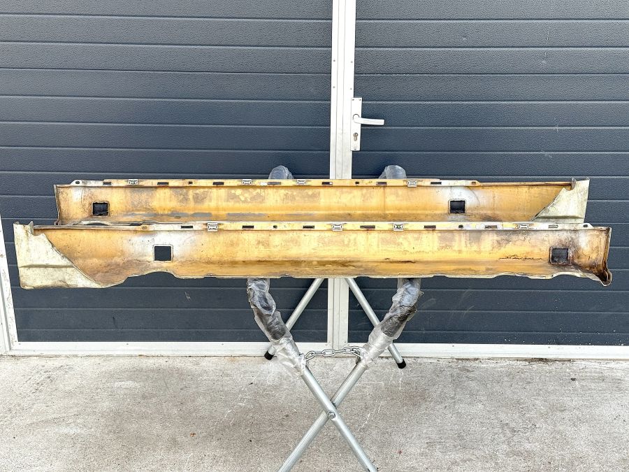 1296900740 1296900840 | Mercedes 300SL-24 | R129 Side skirts