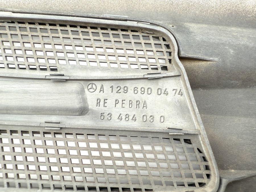 1296901840 1296900474 | Mercedes SL500 | R129 Right front fender molding 1296901840 1296900474 | Mercedes SL500 | R129 Right front fender molding