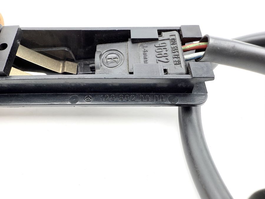 1296920000 0205451228 | Mercedes SL500 | R129 Hardtop defrost plug cover