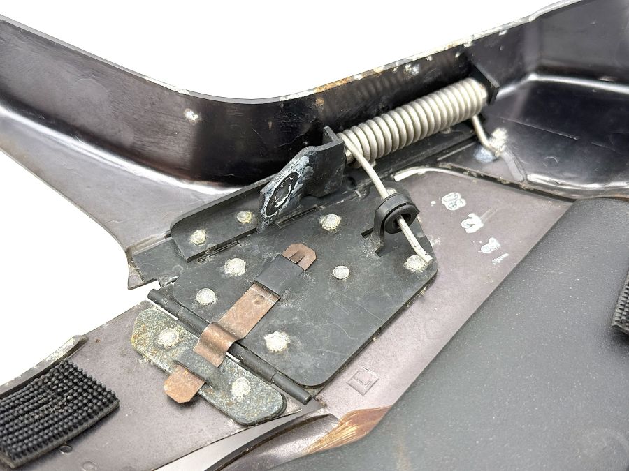 1296930314 | Mercedes 300SL-24 | R129 Roof flap cover trim left side