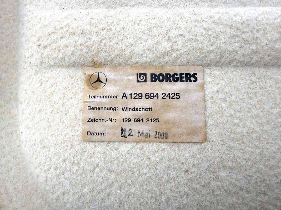 1296942425 1296942125 | Mercedes SL500 | R129 Trunk wind deflector cover