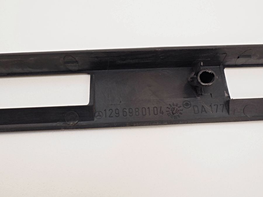 1296980104 | Mercedes SL500 | R129 Licence number plate lightning holder trim