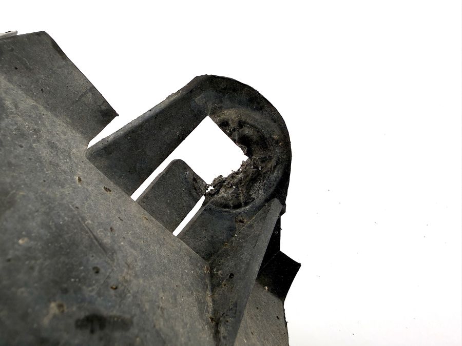 1296980330 | Mercedes SL500 | R129 Wheel arch liner left side