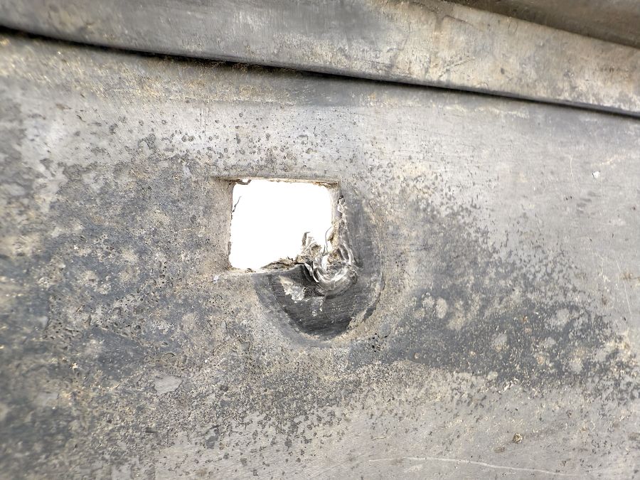 1296980430 1296980598 1296902230 | Mercedes SL500 | R129 Wheel arch liner right side