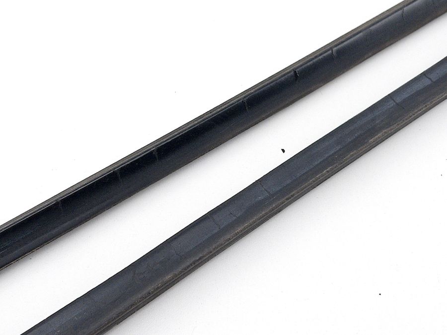 1296980998 2206980998 | Mercedes SL500 | R129 Gasket for side thresholds
