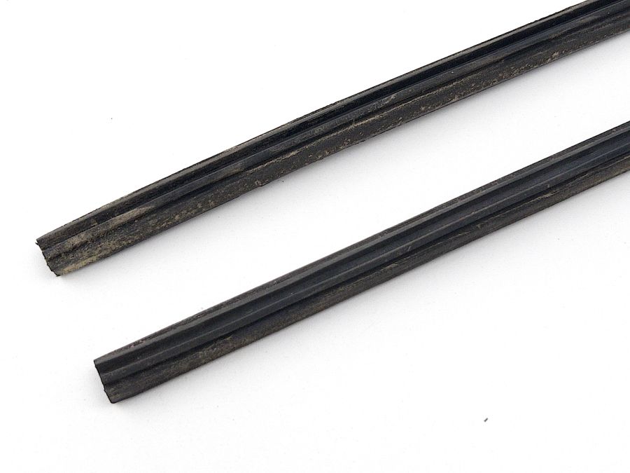 1296980998 2206980998 | Mercedes SL500 | R129 Gasket for side thresholds