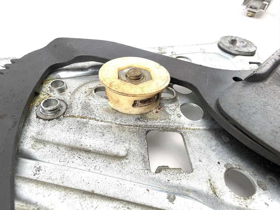 1297200346 | Mercedes 300SL-24 | R129 Front left door window regulator
