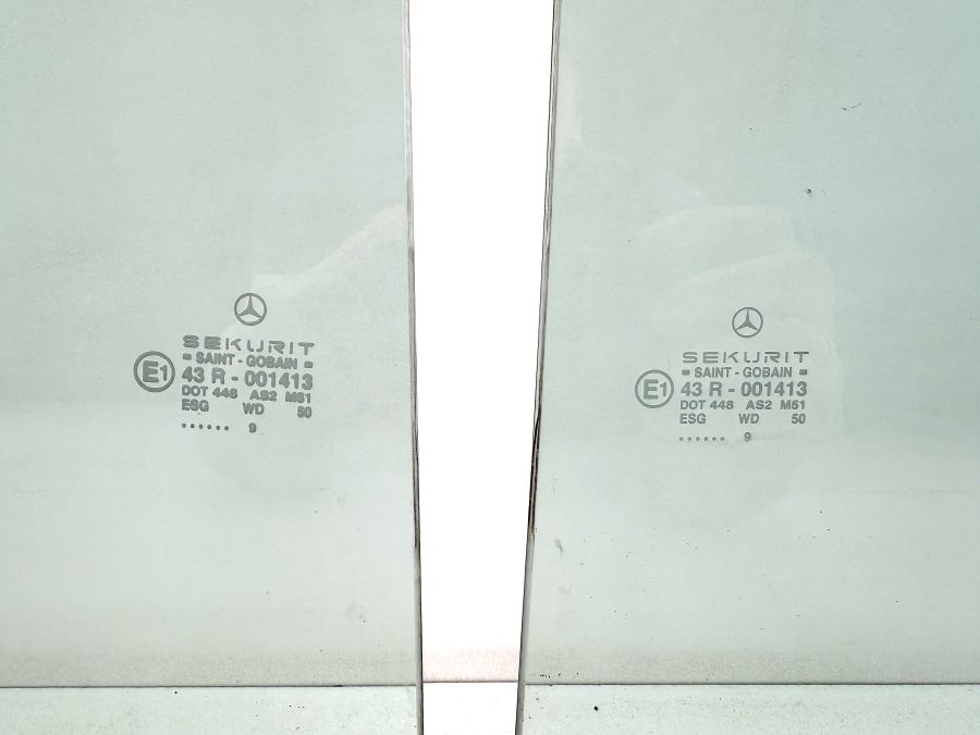 1297200718 1297200818 | Mercedes SL500 | R129 Right and left front door windows