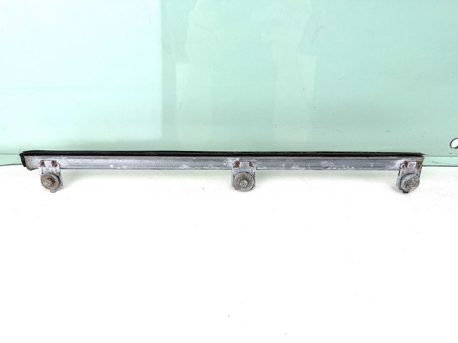 1297200718 1297200818 | Mercedes SL500 | R129 Right and left front door windows