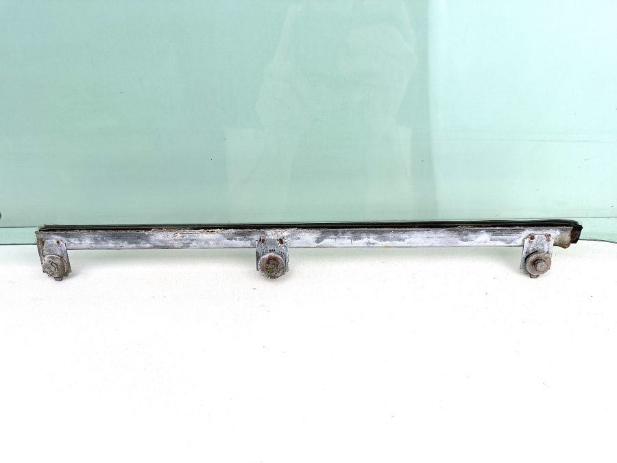 1297200718 1297200818 | Mercedes SL500 | R129 Right and left front door windows