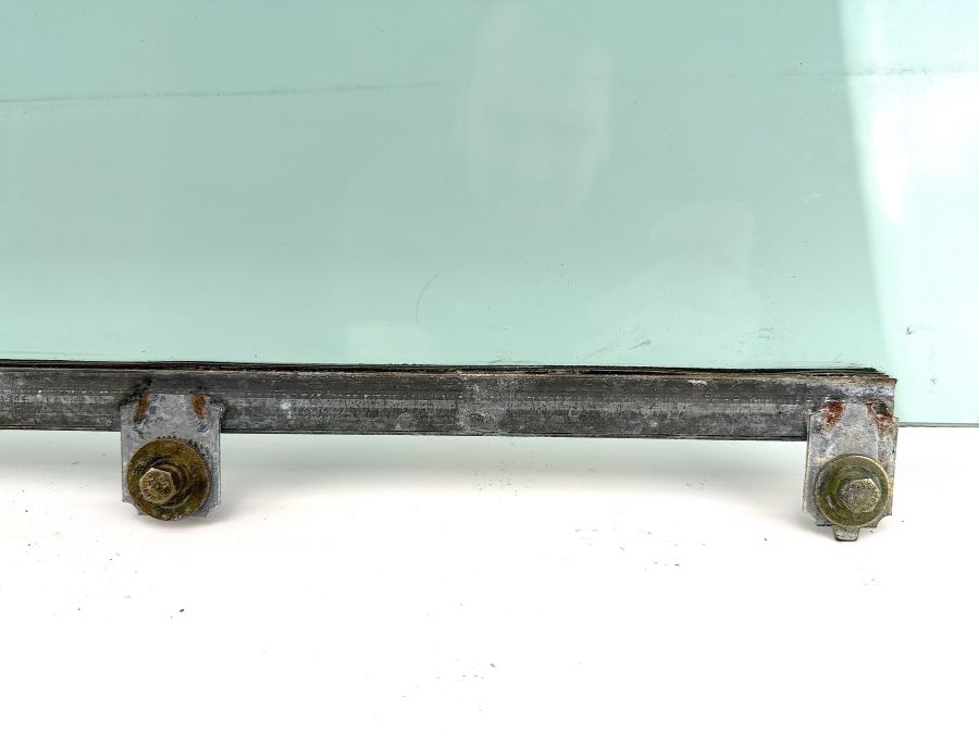 1297200818 | Mercedes SL500 | R129 Right door window