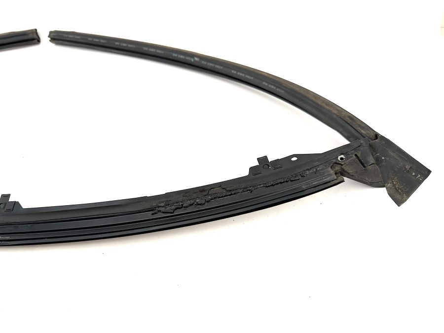 1297201278 1296700022 1296700621 | Mercedes SL500 | R129 Molding windshield top whit sealing 1297201278 1296700022 1296700621 | Mercedes SL500 | R129 Molding windshield top whit sealing