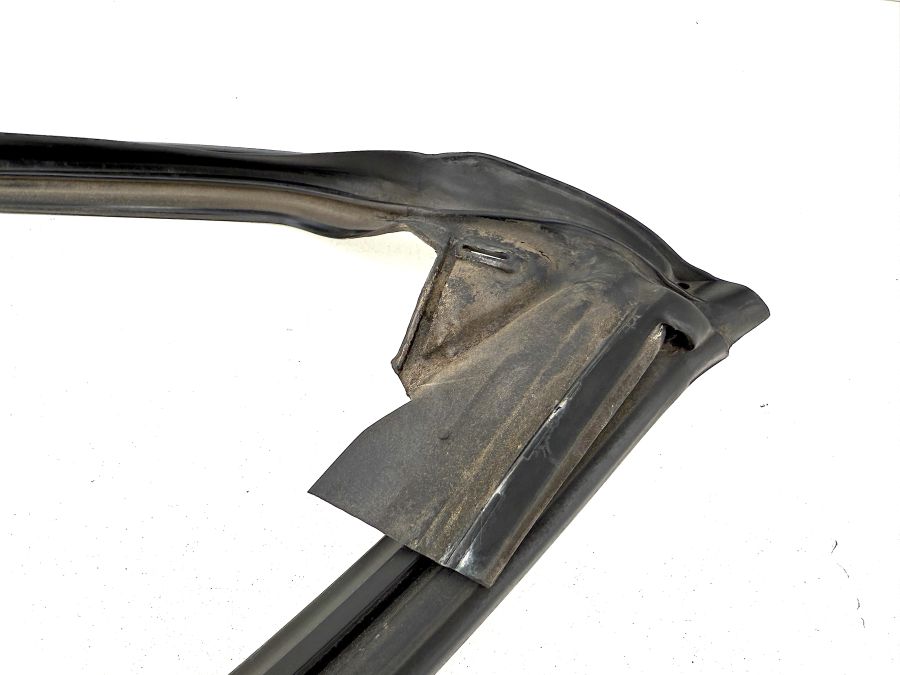 1297201278 | Mercedes SL500 | R129 Front window sealing trim
