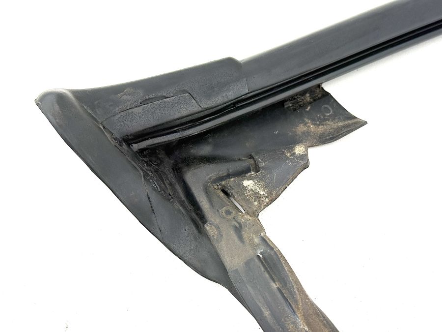 1297201278 | Mercedes SL500 | R129 Front window sealing trim