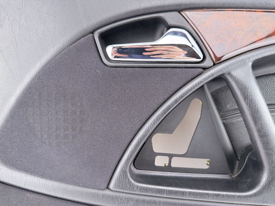 1297209470 1297208670 1297201648 | Mercedes SL500 | R129 Right passenger interior door panel
