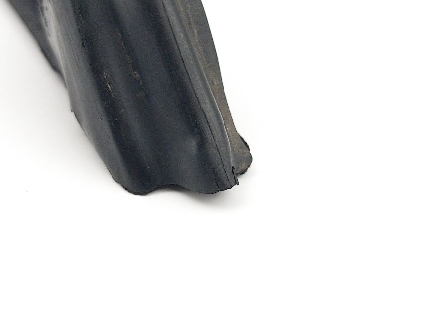 1297250266 | Mercedes SL500 | R129 Right door rubber weather seal