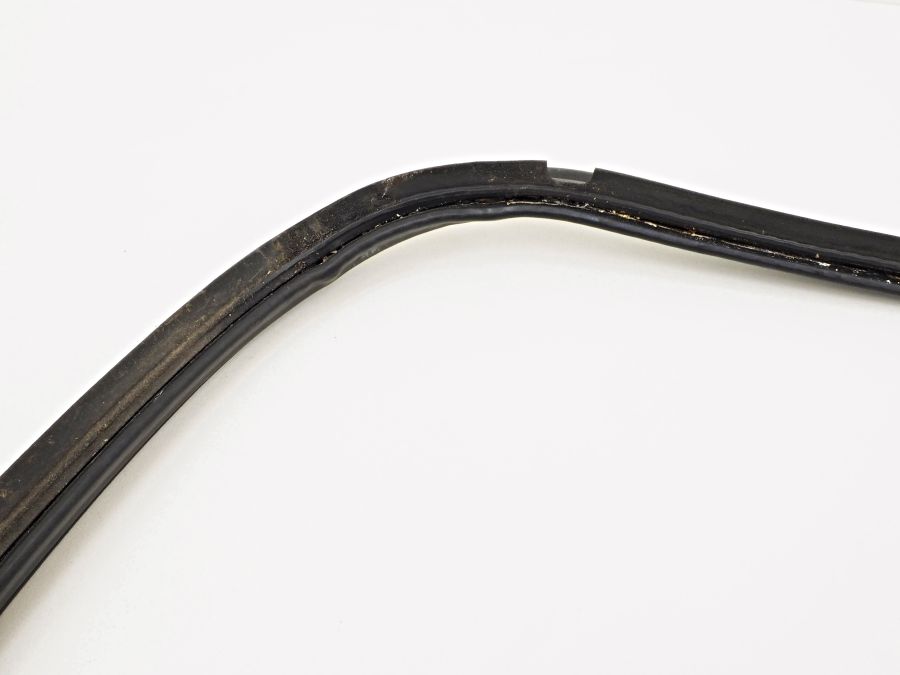1297580098 | Mercedes SL500 | R129 Rear trunk lid seal