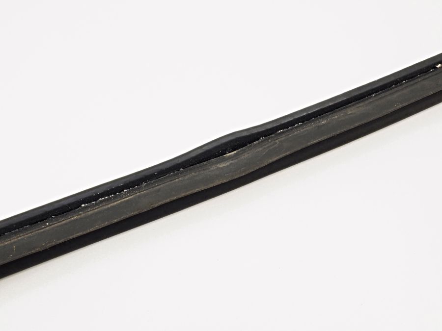 1297580098 | Mercedes SL500 | R129 Rear trunk lid seal