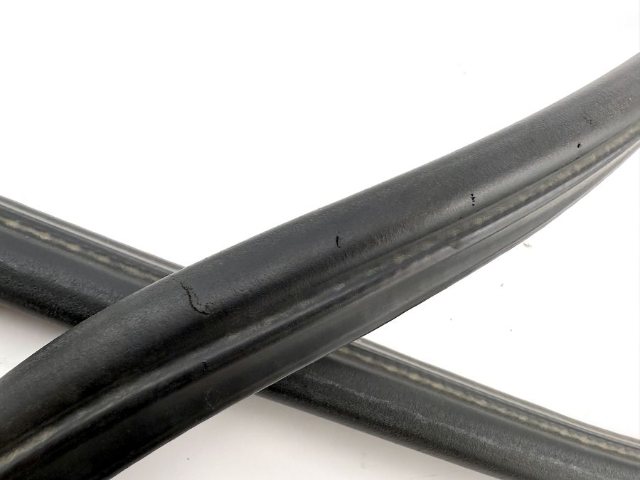 1297580098 | Mercedes SL500 | R129 Rear trunk lid seal