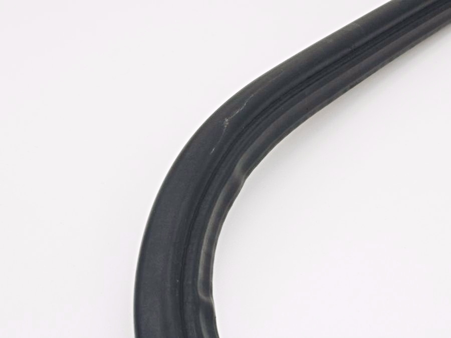 1297580098 | Mercedes SL500 | R129 Rear trunk lid seal