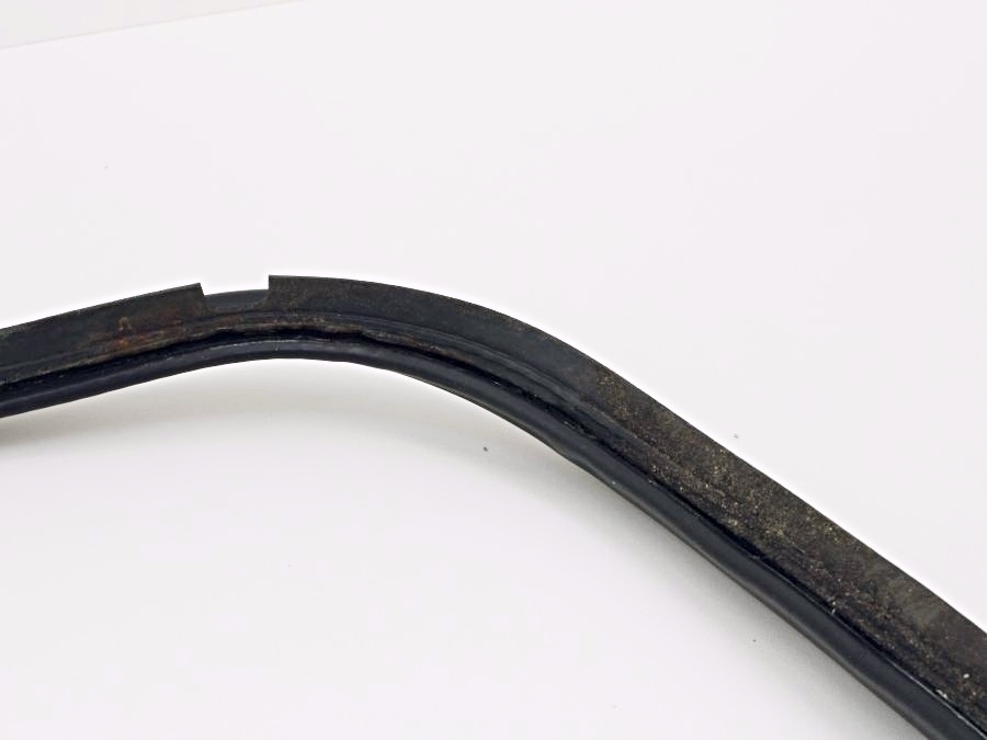 1297580098 | Mercedes SL500 | R129 Rear trunk lid seal 1297580098 | Mercedes SL500 | R129 Rear trunk lid seal