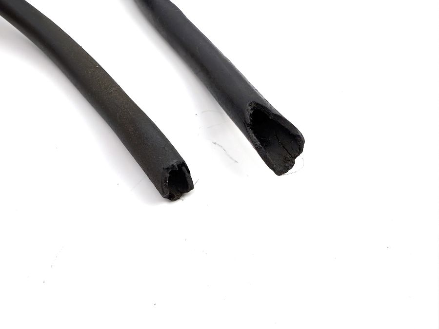 1297700362 1297700462 | Mercedes SL500 | R129 Roof main cylinder water drain 1297700362 1297700462 | Mercedes SL500 | R129 Roof main cylinder water drain