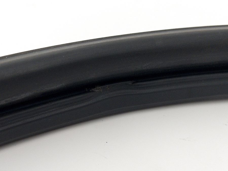 1297700598 1297702098 | Mercedes SL500 | R129 Folding soft top rubber seal