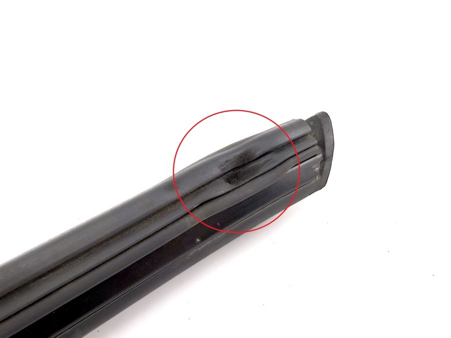 1297702634 1297701834 | Mercedes SL500 | R129 Soft top right sealing rail
