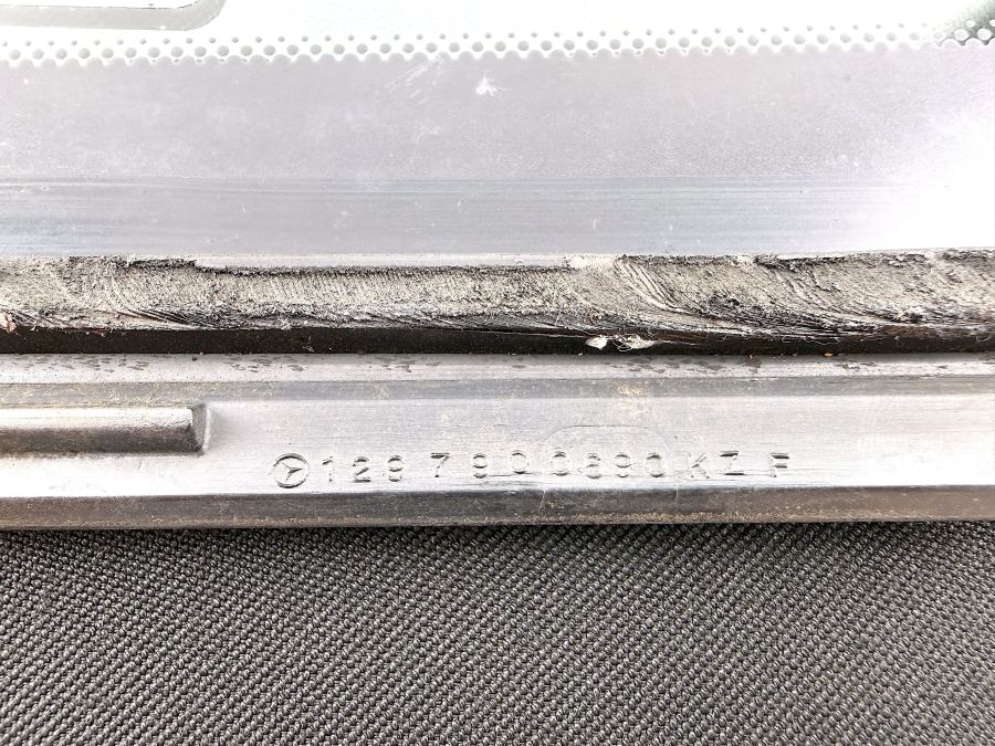 1297900690 | Mercedes 300SL-24 | R129 Hardtop rear right side window glass