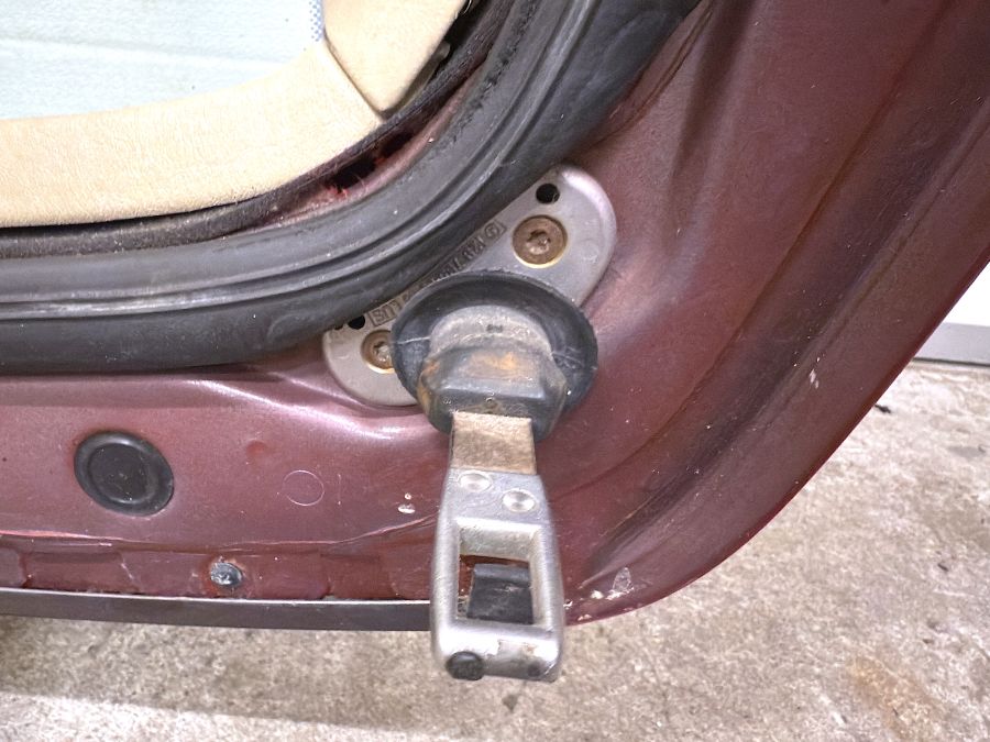 1297900940 1297902240 | Mercedes 500SL | R129 Convertible hardtop