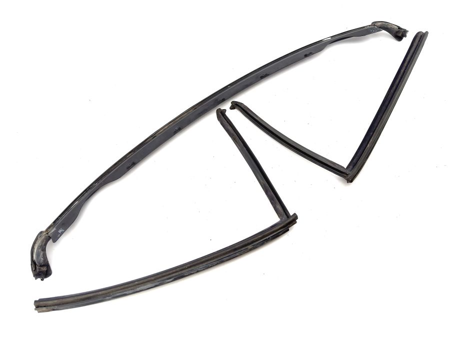1297902198 1297901598 1297901298 | Mercedes 300SL-24 | R129 Hardtop seal