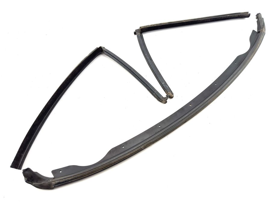 1297902198 1297901598 1297901298 | Mercedes 300SL-24 | R129 Hardtop seal