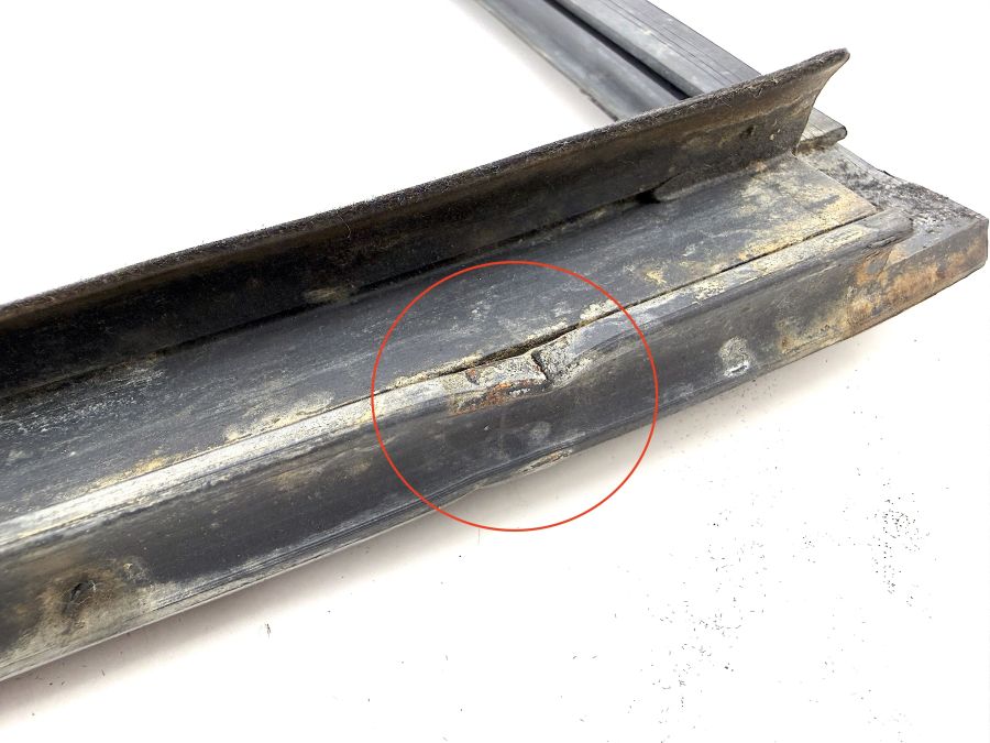 1297902198 1297901598 1297901298 | Mercedes 300SL-24 | R129 Hardtop seal