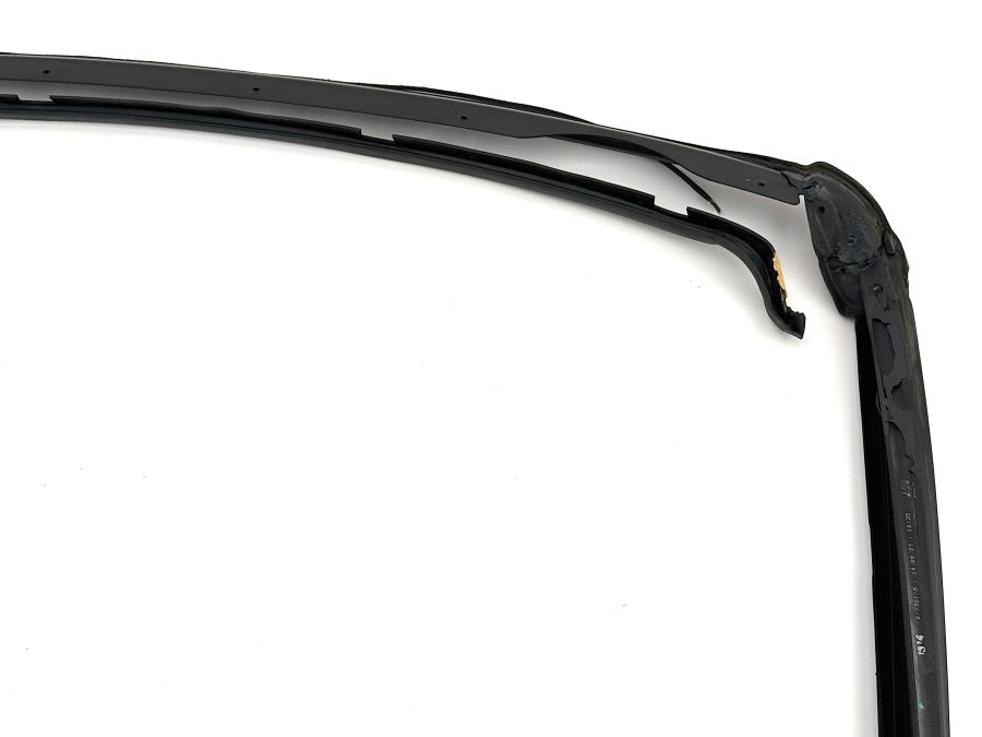 1297902198 | Mercedes SL500 | R129 Hardtop seal