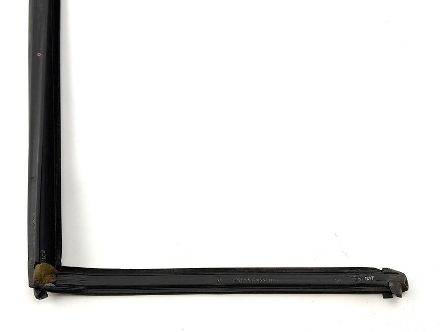 1297902198 | Mercedes SL500 | R129 Hardtop seal