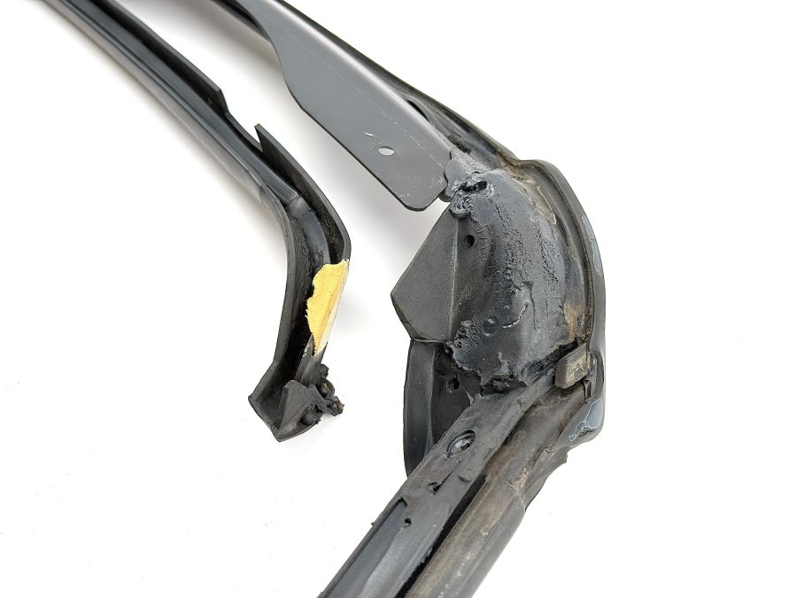 1297902198 | Mercedes SL500 | R129 Hardtop seal