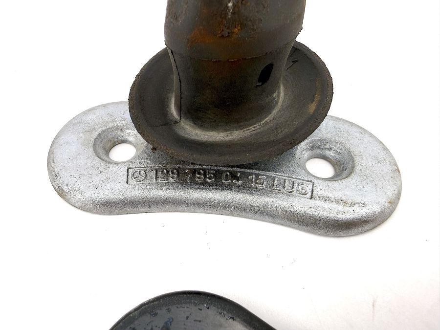 1297950415 1297950315 | Mercedes 300SL-24 | R129 Hardtop locking pin set