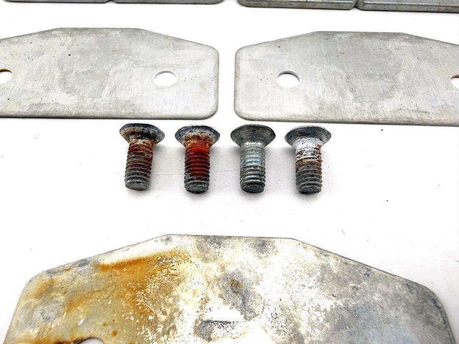 1297950615 | Mercedes 300SL-24 | R129 Hardtop roof locking pins