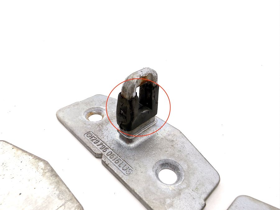 1297950615 | Mercedes 300SL-24 | R129 Hardtop roof locking pins