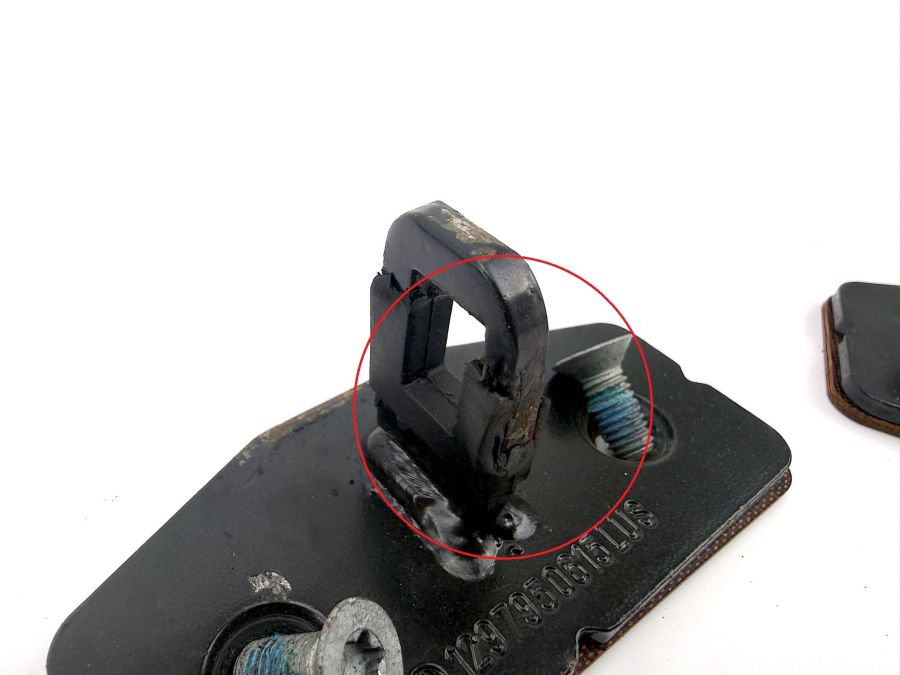 1297950615 | Mercedes SL500 | R129 Hardtop roof locking pins