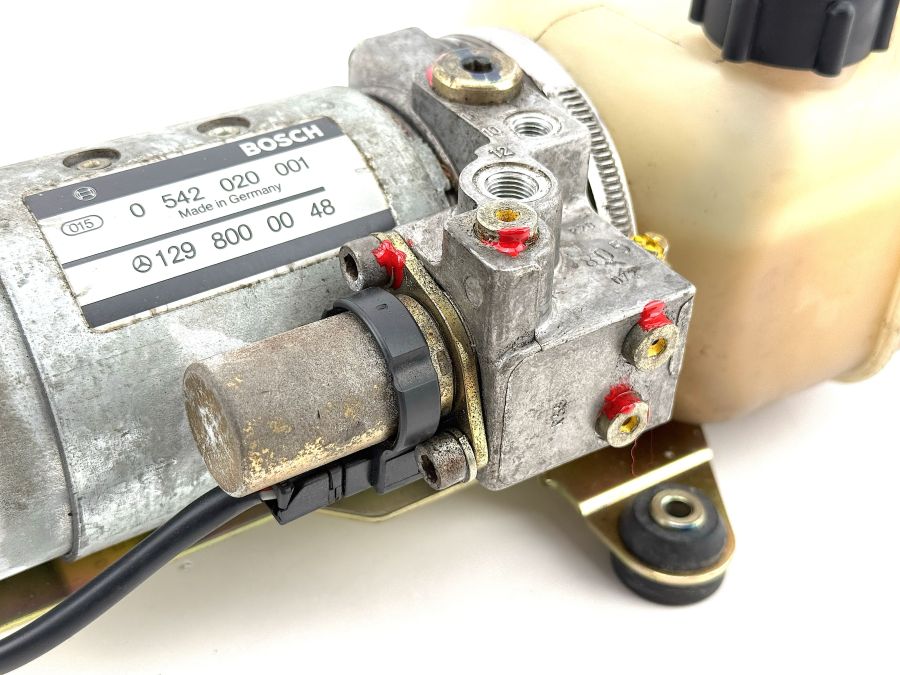 1298000048 | Mercedes 300SL-24 | R129 Convertible roof top hydraulic pump