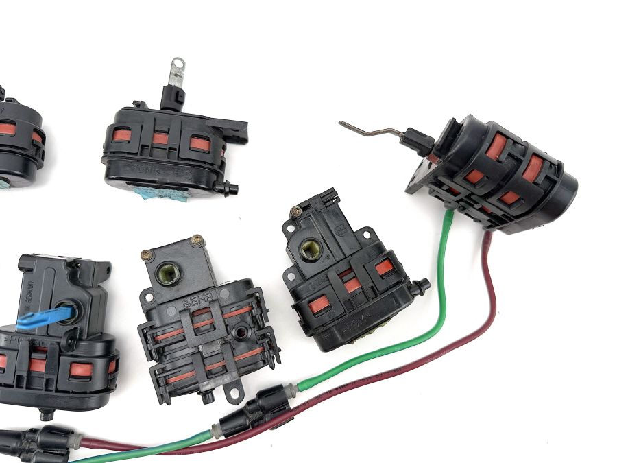 1298000375 0018000975 0018000875 | Mercedes SL500 | R129 A/C Heater nozzle flap kit