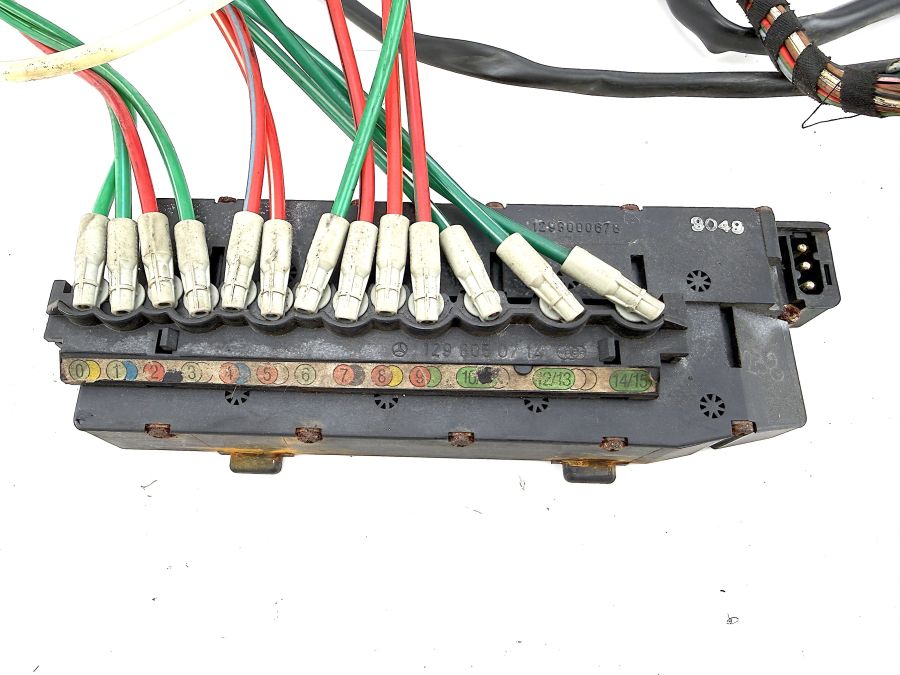 1298000678 0018000975 1295404409 | Mercedes 300SL-24 | R129 Heater control vacuum valve actuators