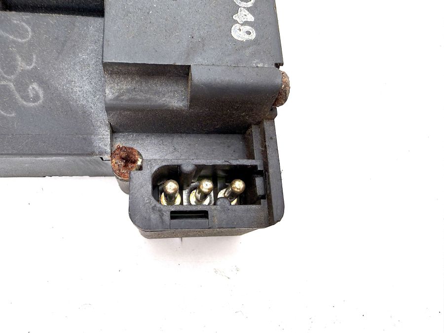 1298000678 0018000975 1295404409 | Mercedes 300SL-24 | R129 Heater control vacuum valve actuators